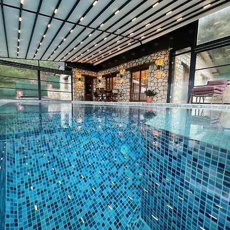 Kalabantia House Villa *